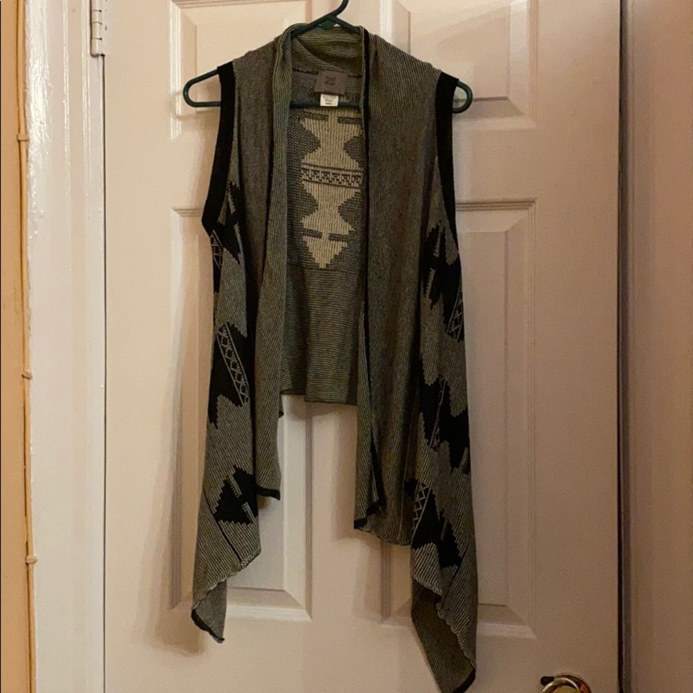 Sleeveless cardigan